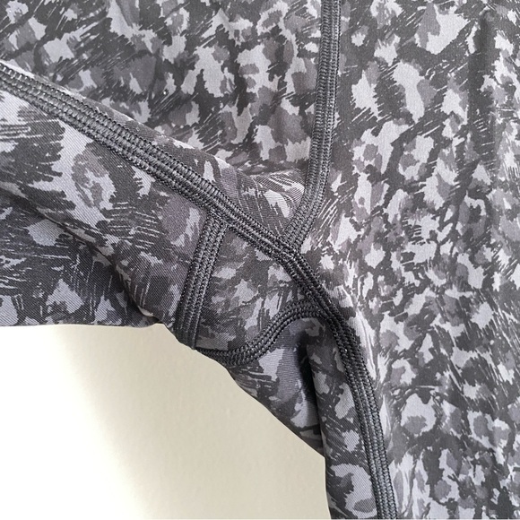 LULULEMON Wunder Under Full on luxtreme 28” size 6 camo deep coal multi - Picture 5 of 9